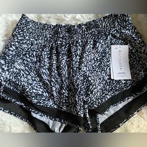 Athleta Printed Mesh Racer Run Short 4” - new with tags